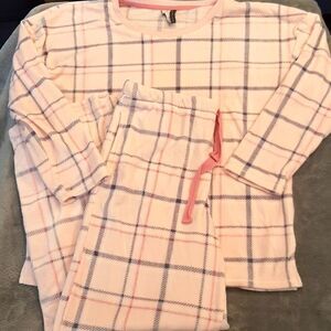 Jaclyn Intimates Pink Plush Pajama Set